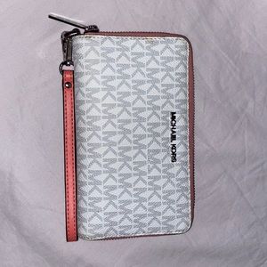 Michael Kors Wristlet Wallet Pink and White